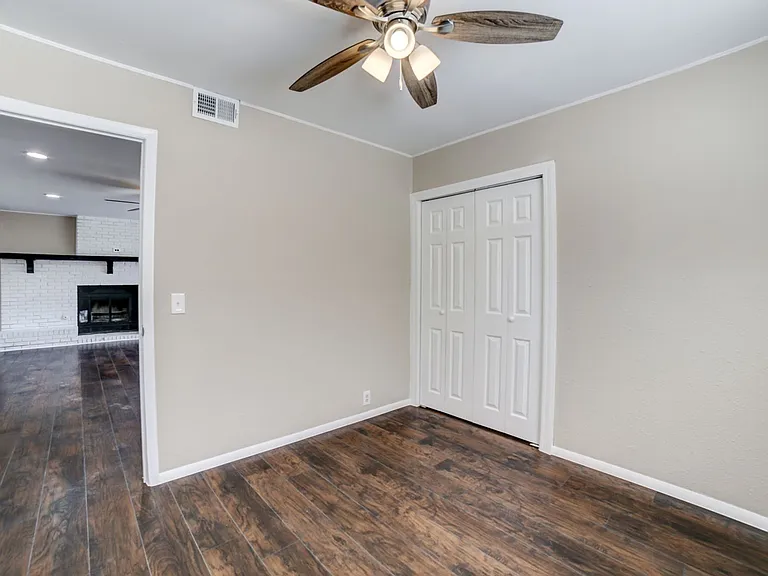 2120 S Main St — Photo 7
