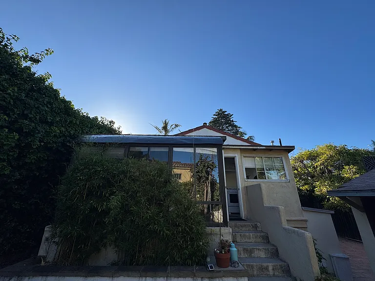1033 W Micheltorena St — Photo 4