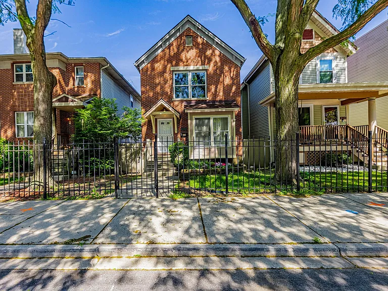 3413 S Indiana Ave — Photo 6