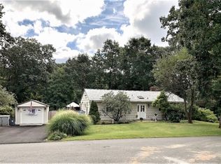 27 Hopi Trl, Oak Ridge, NJ 07438