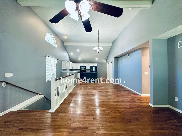 8601 England St — Photo 7