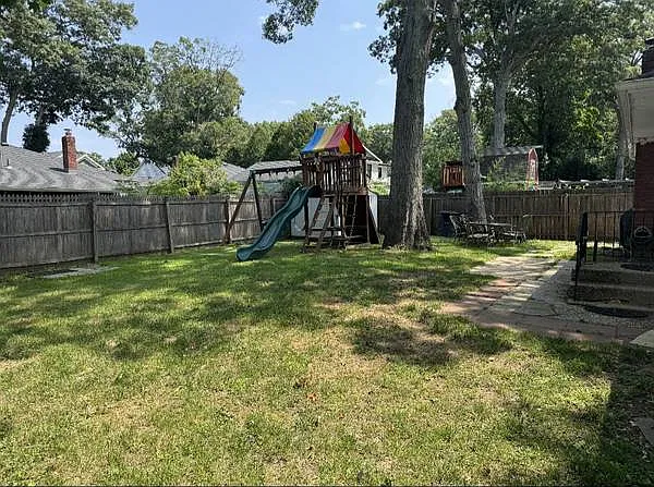 Darby Dr, Huntington Station — Photo 4