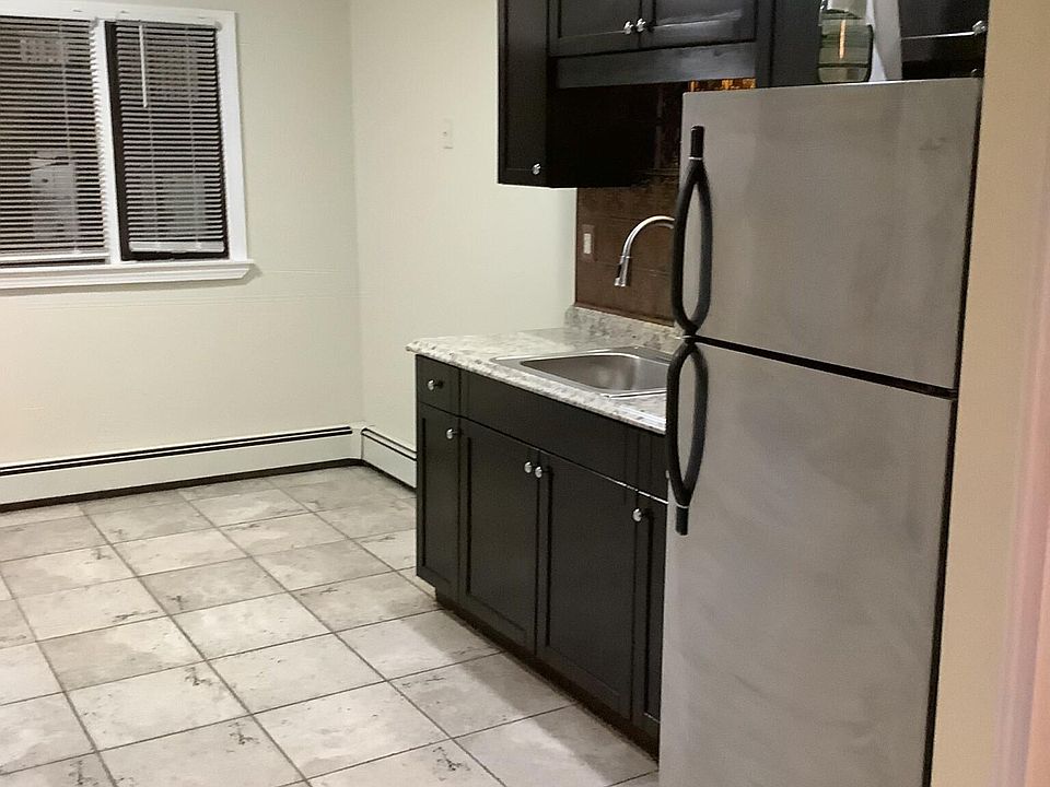 2nd image of 140 Falcon St #U1