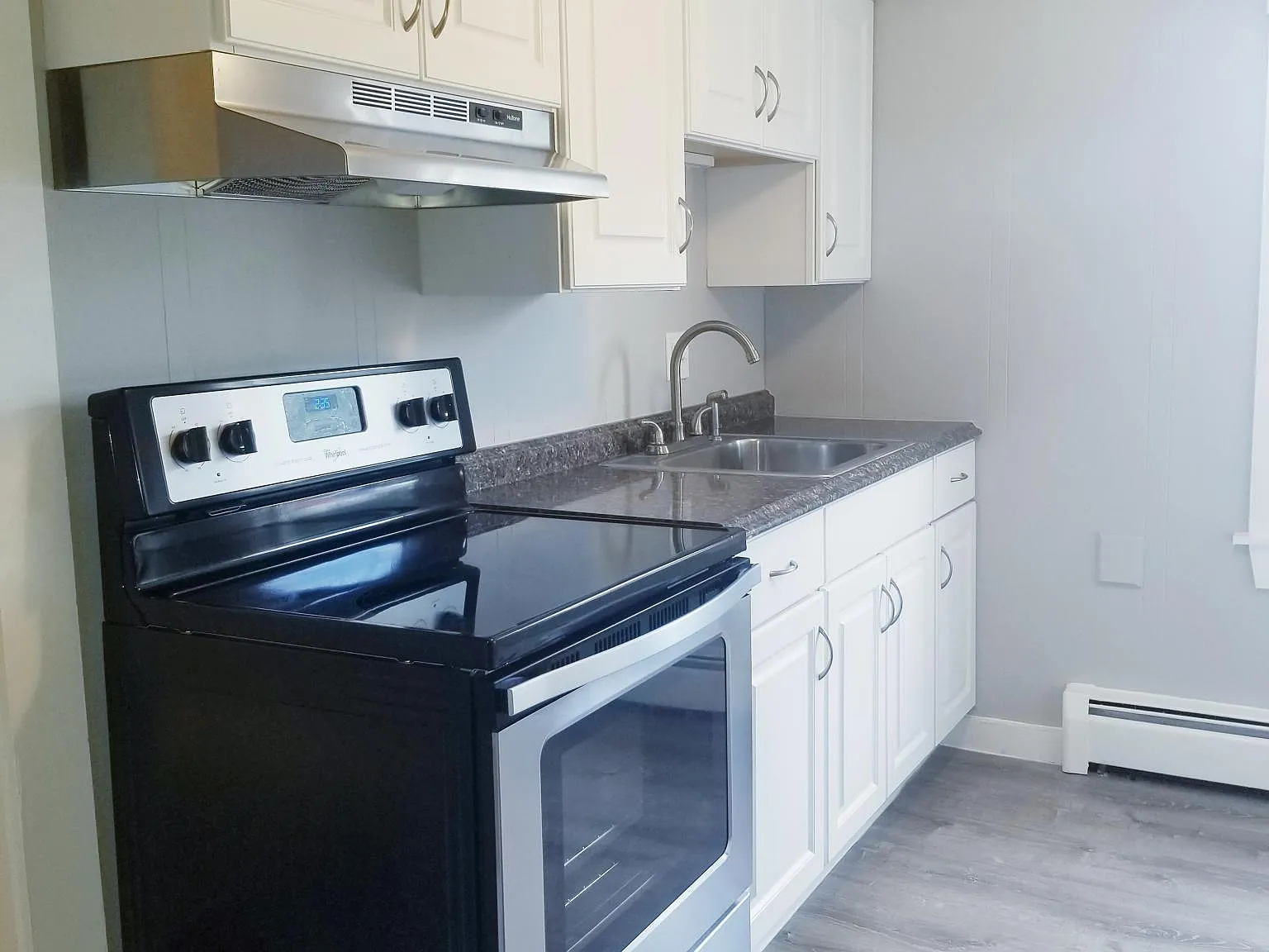 2 bed, $1,650 — Photo 2