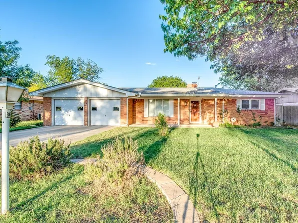 2011 College Ave, Levelland, TX 79336