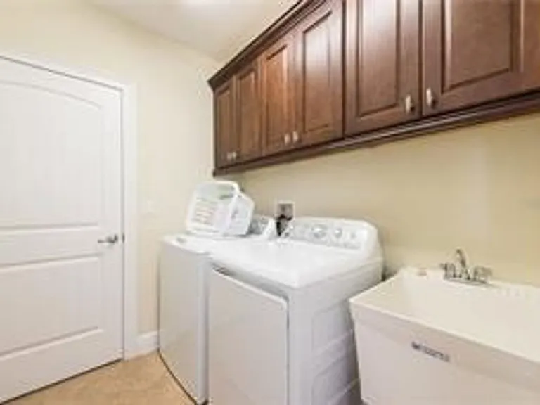 241 Lasso Dr — Photo 26