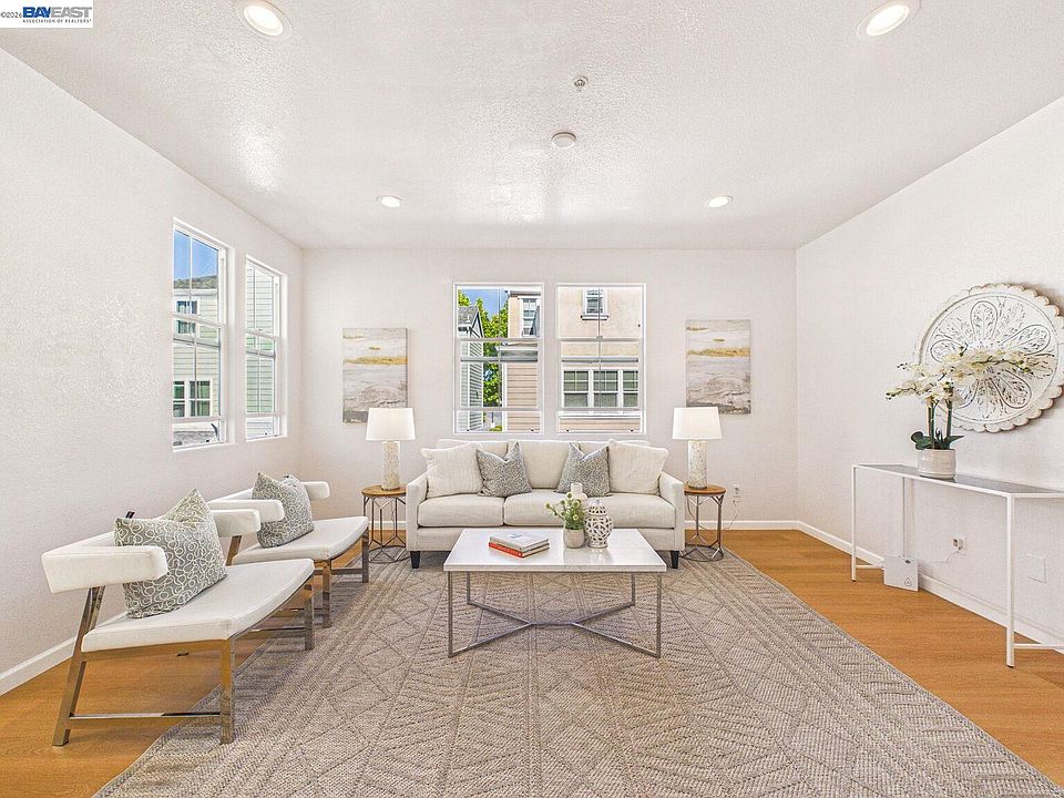 1st image of 511 Summer Ln