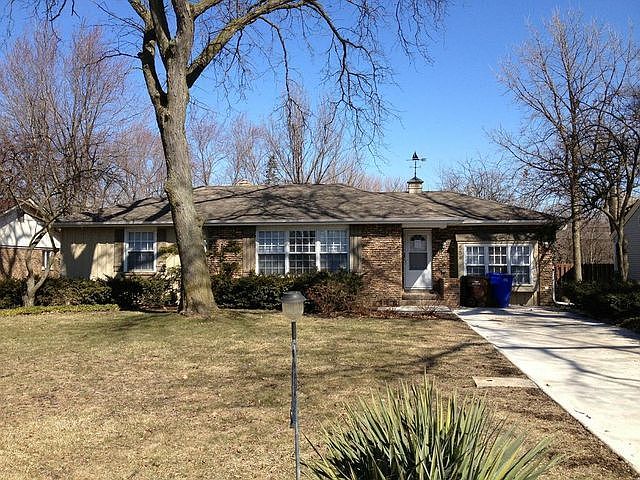 1st image of 556 Riverview Dr