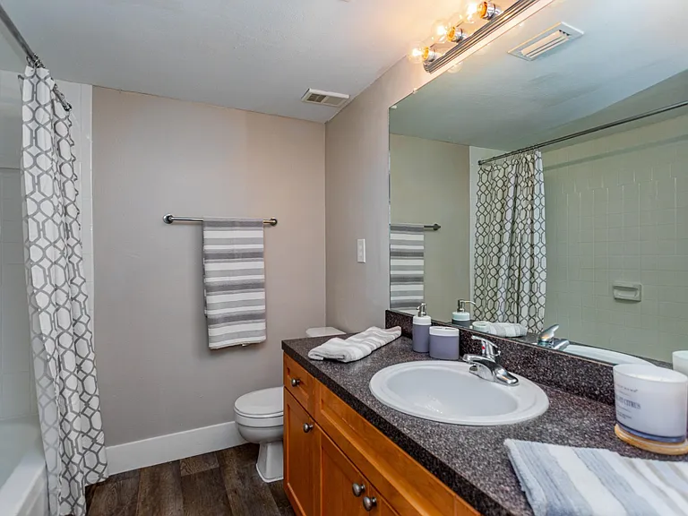 Landings at Pembroke Lakes — Photo 6
