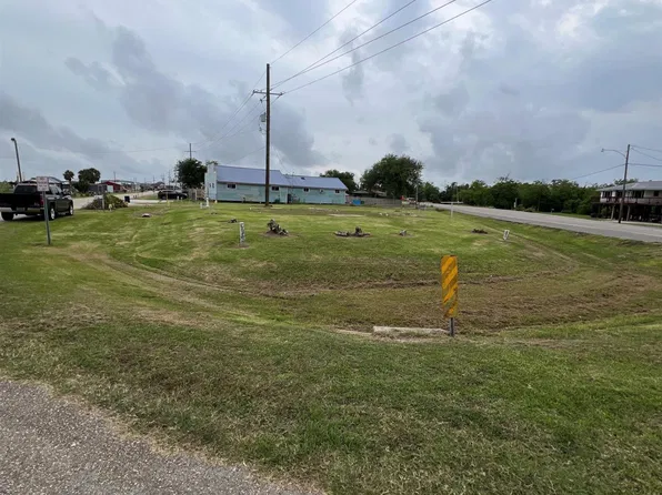 100 Dr Hugh Saint Martin Dr, Chauvin, LA 70344