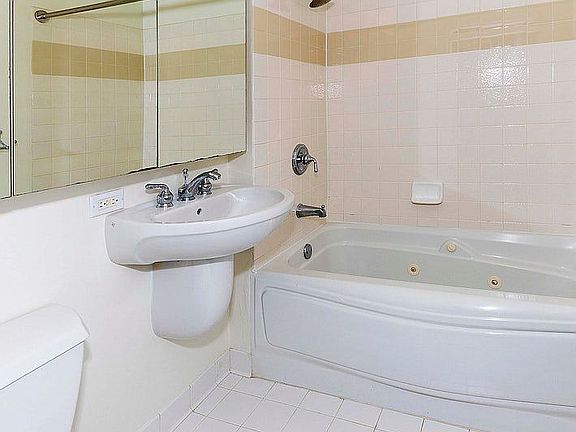 4th image of 1400 5th Ave APT 2K