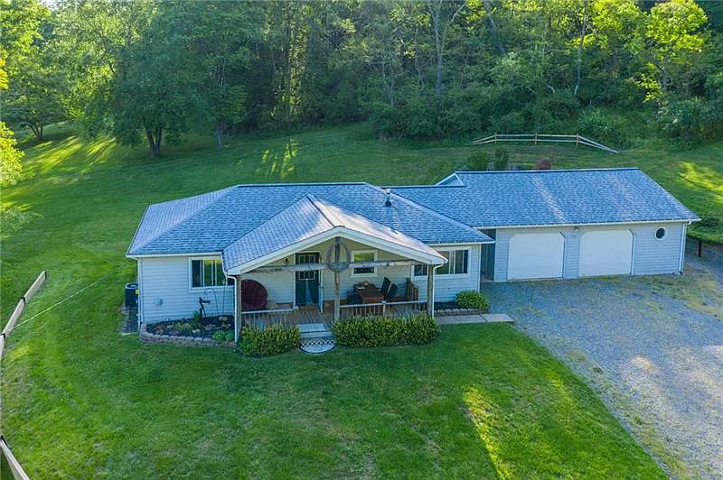 2501 Wexford Bayne Rd photo 1
