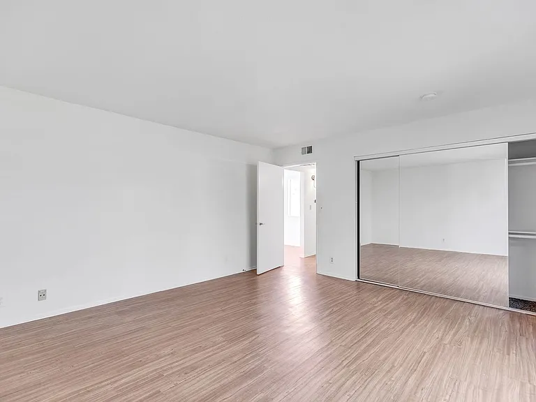 14455 Dickens St — Photo 21