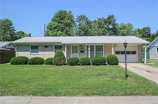 1st image of 3321 Village Ln