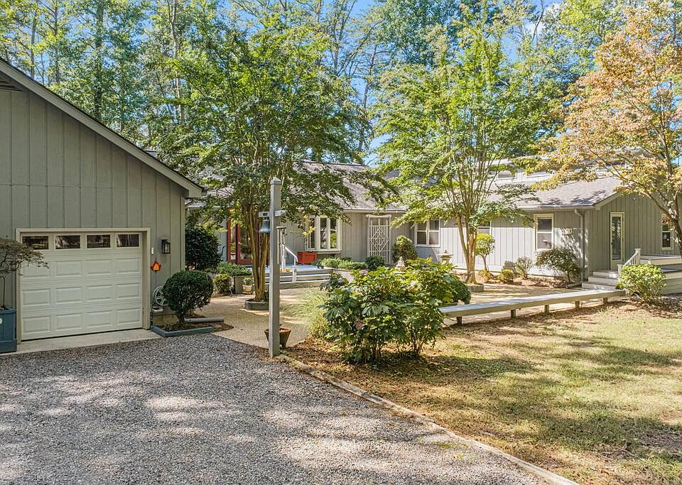1st image of 896 Sandy Point Rd