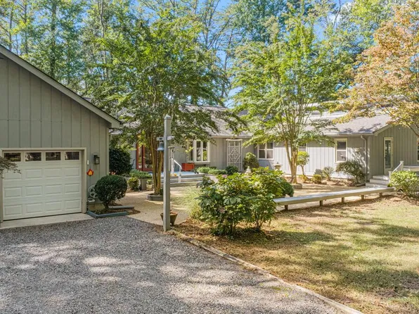 896 Sandy Point Rd, Heathsville, VA 22473
