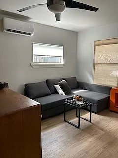 613 Brentwood St #B — Photo 6