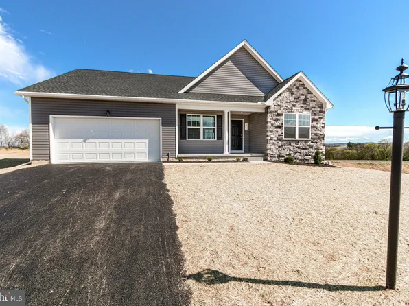 312 Valley View Cir #139, York, PA 17408