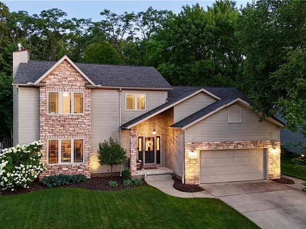 628 Ridgeline Dr, Cuyahoga Falls, OH 44223