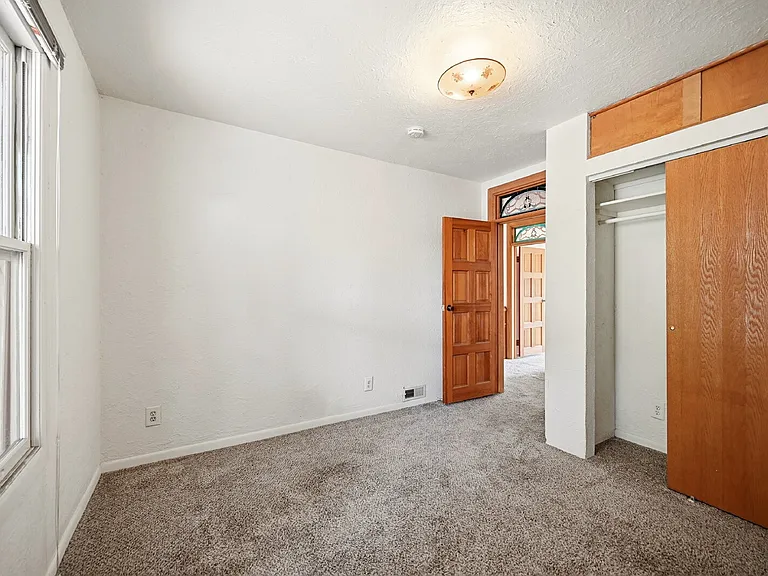 1233 Elizabeth St — Photo 22
