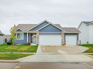 1225 Cedar St, Waukee, IA 50263