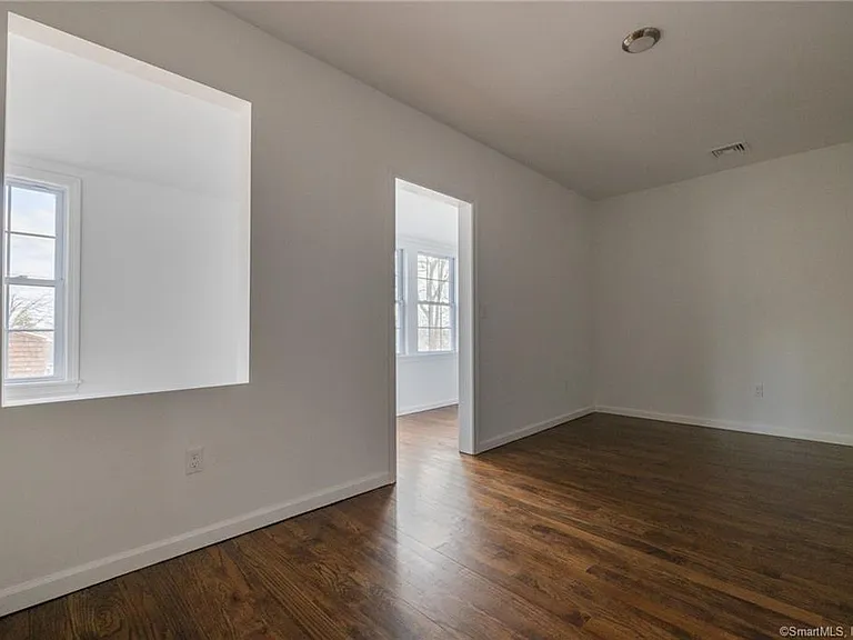 340 Pleasantview Ave — Photo 5