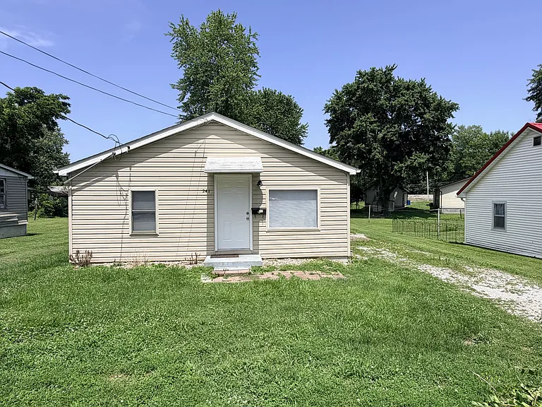 241 Kahl Ct — Photo 1