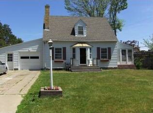 1700 Saint Marys St, Falcon Heights, MN 55113