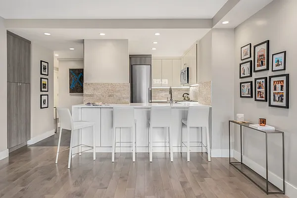 Sold by Compass | media 17