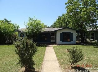 402 Laurelwood Dr, San Antonio, TX 78213