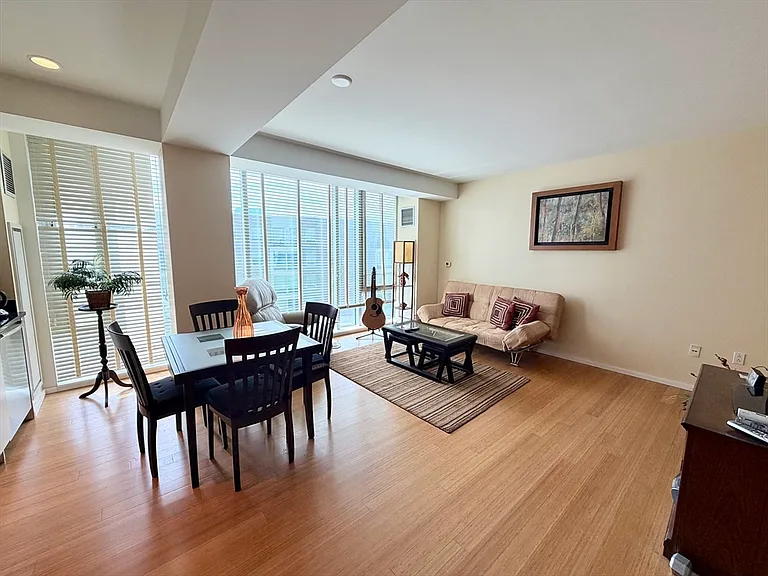 2 Earhart St #622 — Photo 1