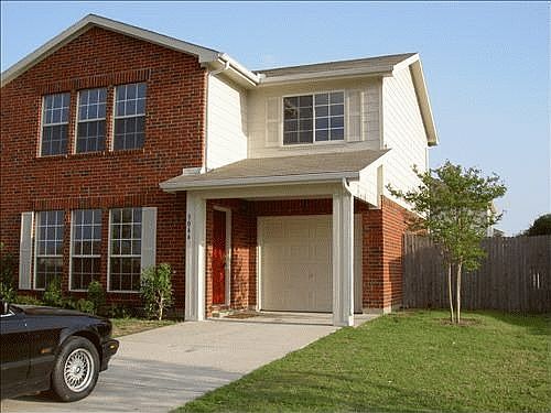 drive way, entrance, garage