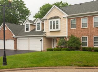 1002 Butternut Ln APT D, Mount Prospect, IL 60056