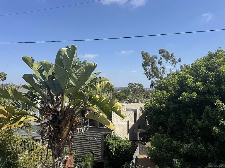 2527 Beryl St — Photo 25