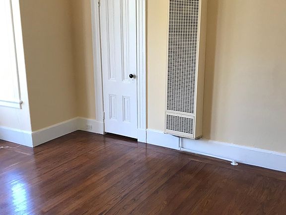 5th image of 2952 Folsom St APT 2