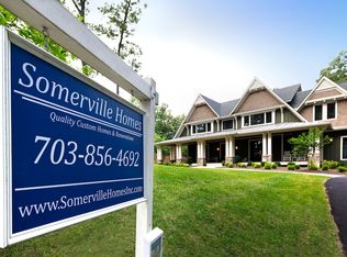 831 Ninovan Rd SE, Vienna, VA 22180