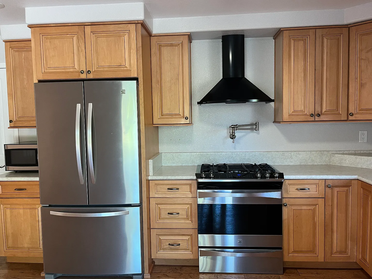 3 bed, 1312 sqft, $3,200 — Photo 3