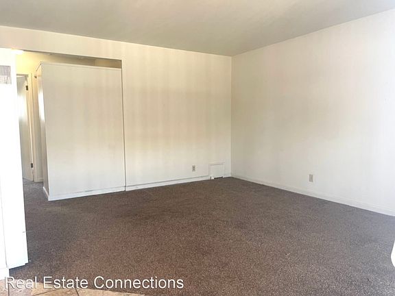 4th image of 768 Sharmon Palms Ln #10292253
