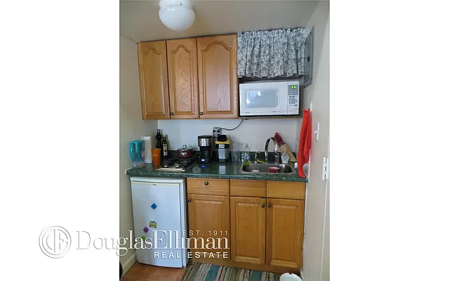 Rented by Douglas Elliman | media 20