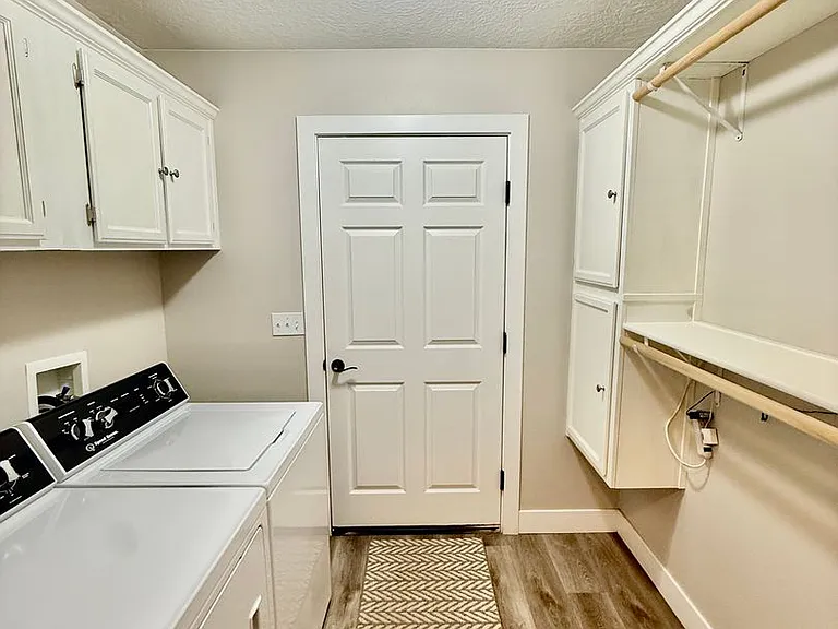 389 E 500 S — Photo 26
