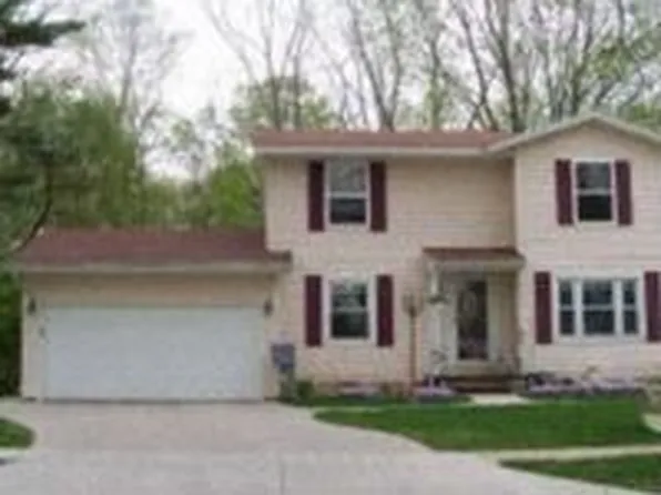 2934 Palmer Ct, Port Huron, MI 48060