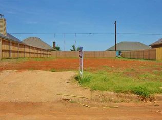 821 SW 11th St, Moore, OK 73160