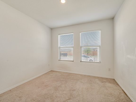 5th image of 1416 Claireborne Ct