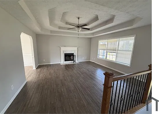 4 bed, 2424 sqft, $2,700 — Photo 1