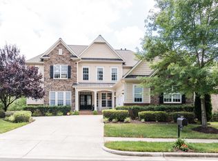 907 Ravendale Pl, Cary, NC 27513