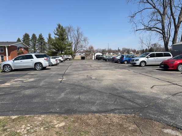 418 Beloit St APT 11, Walworth, WI 53184