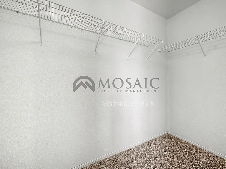 1004 E Cowboy Cove Trl — Photo 16