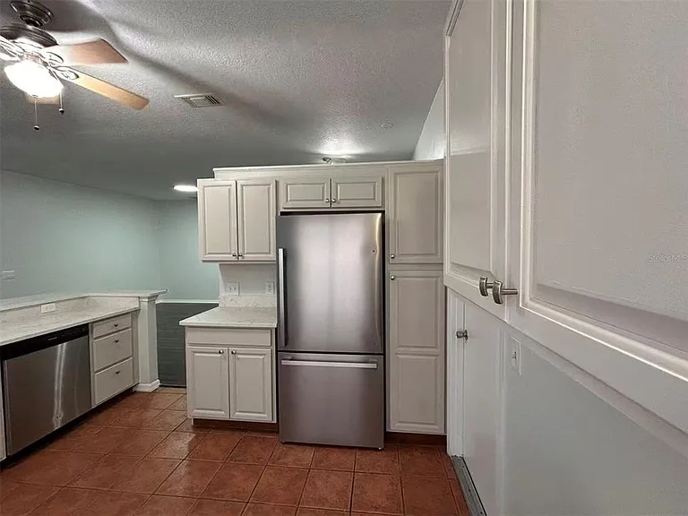 1046 Whittier Cir — Photo 5