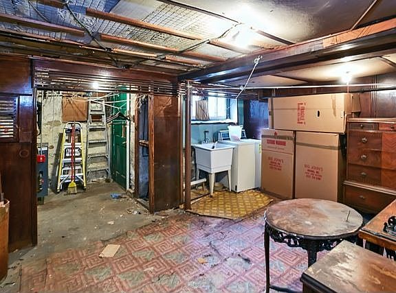 3rd image of 2511 37th St