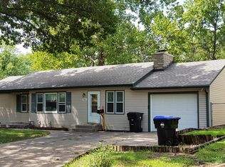 1933 SW Burnett Rd, Topeka, KS 66604